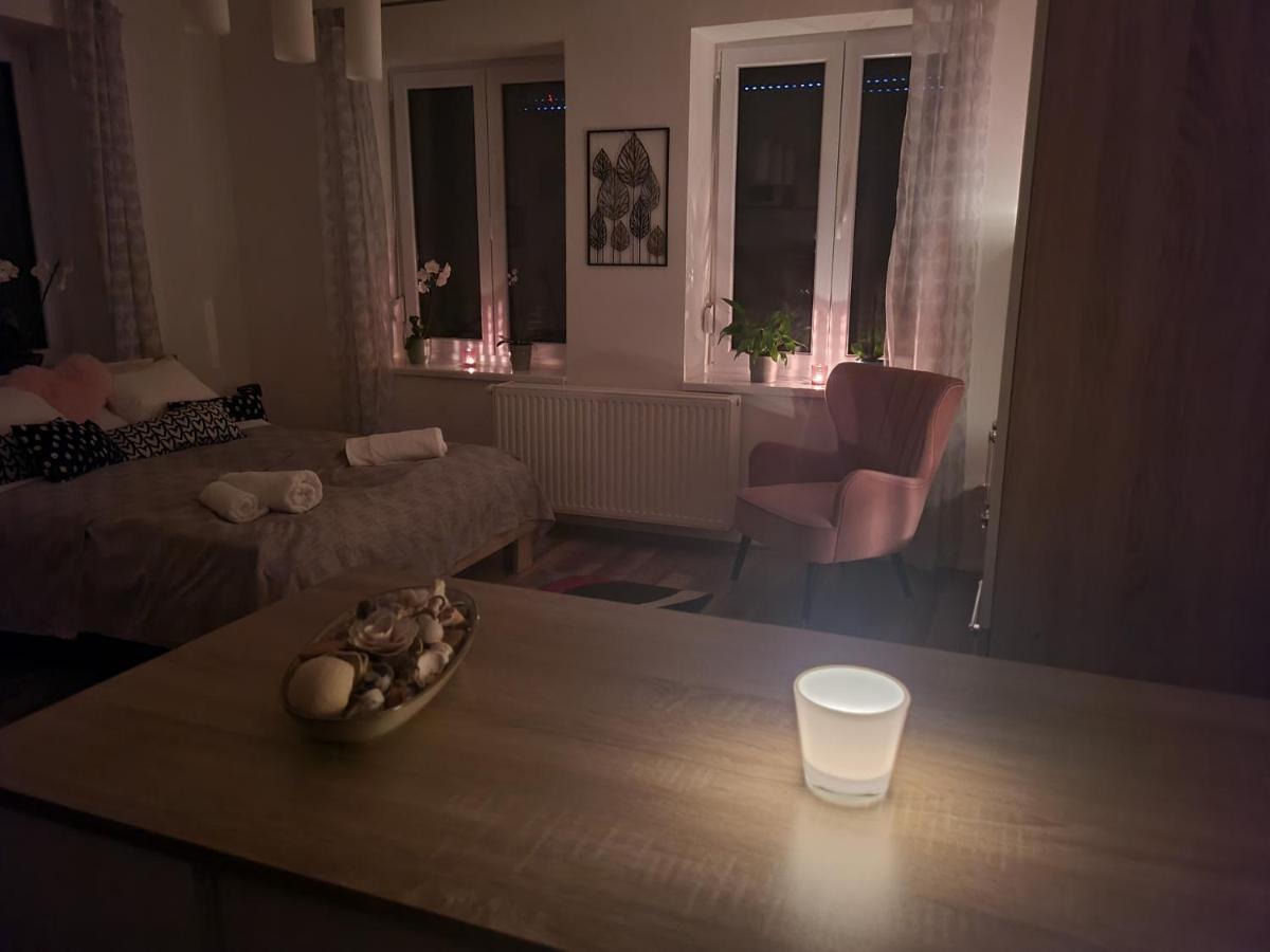 Rose Apartment Pecs Bagian luar foto